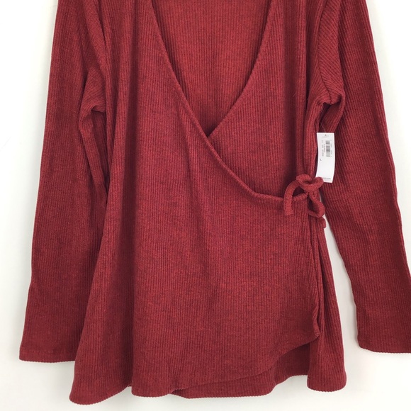 Old Navy Women’s Wrap-Front Red Top Small - Picture 8 of 8
